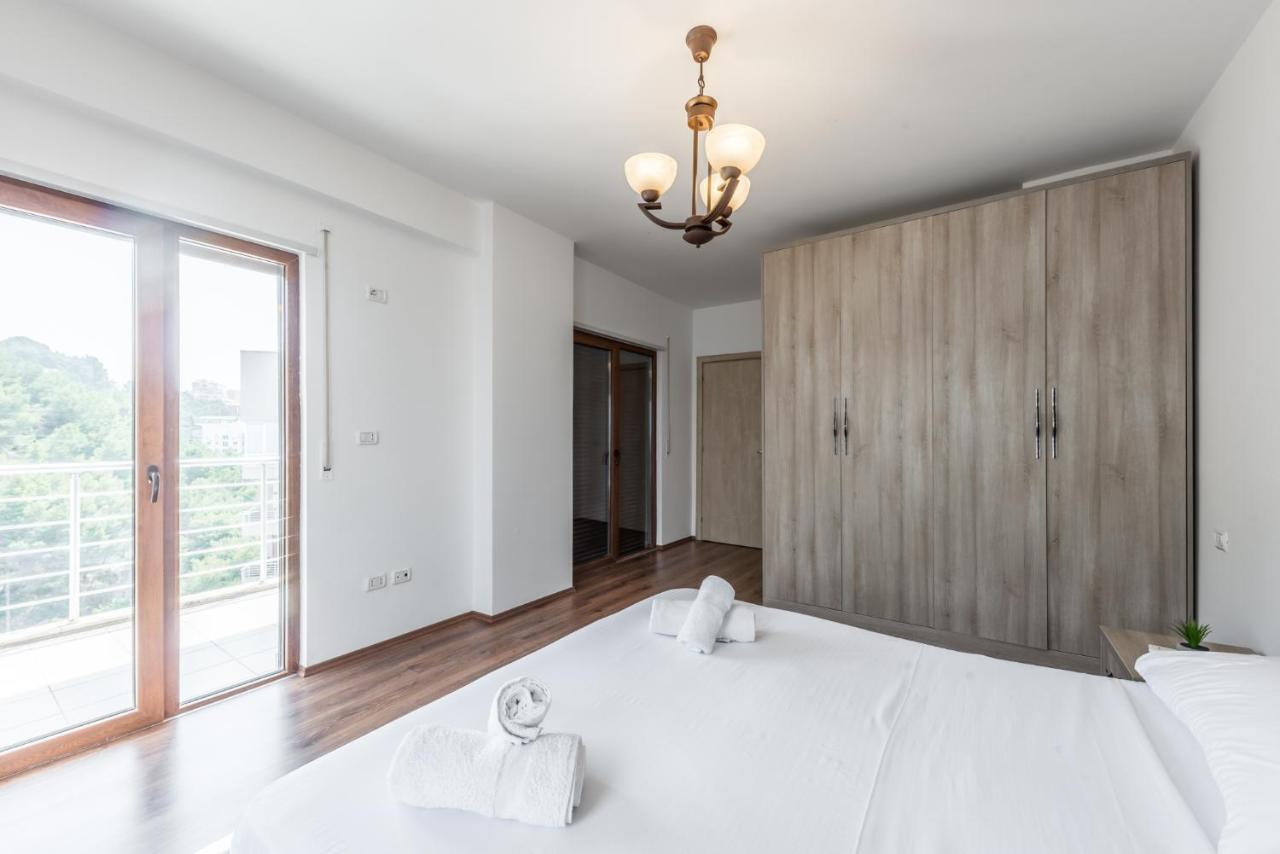 Spectacular Seaview Penthouse Durres Exterior photo